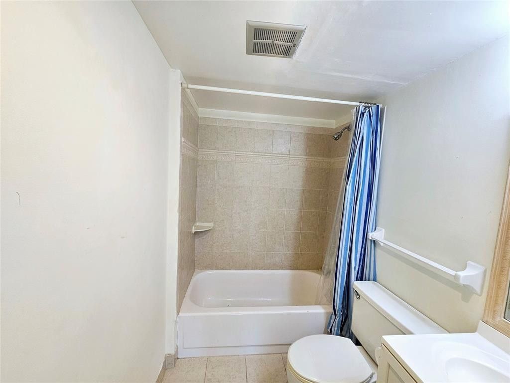 4172 Inverrary Drive, Unit 410, Lauderhill, FL 33319 Photo