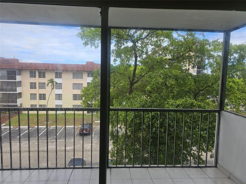 4172 Inverrary Drive, Unit 410, Lauderhill, FL 33319 Photo