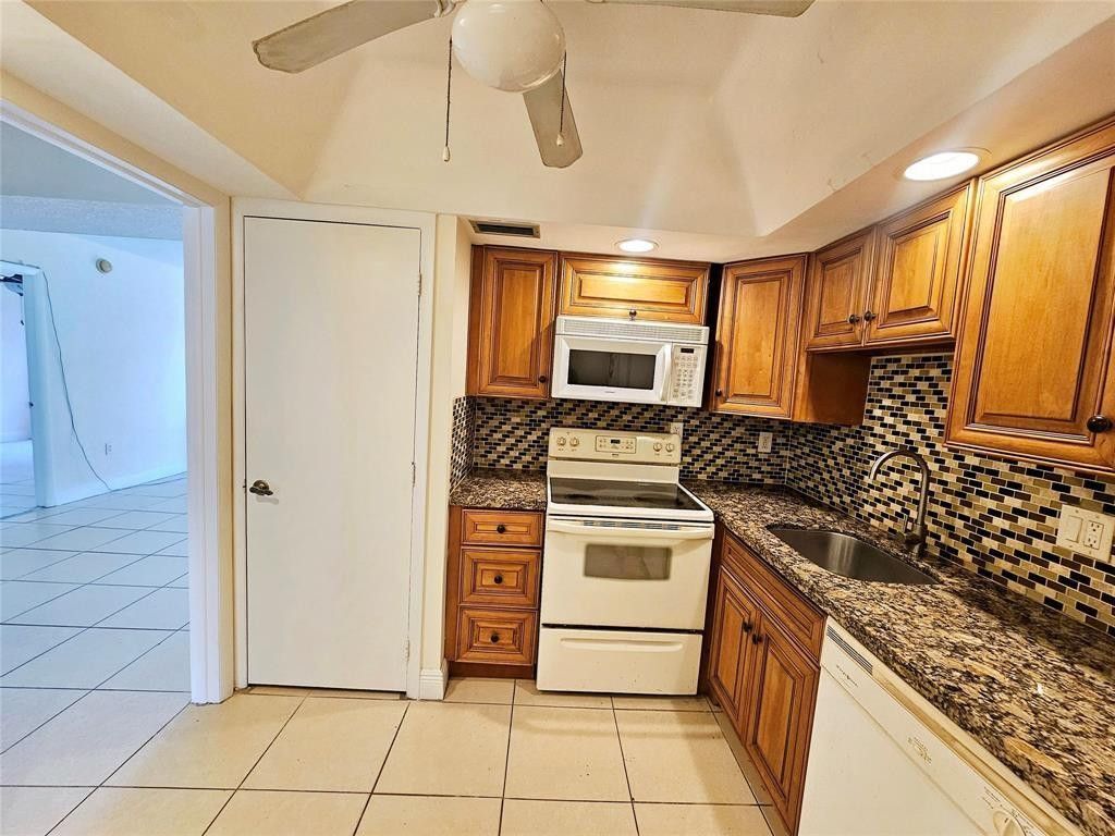 4172 Inverrary Drive, Unit 410, Lauderhill, FL 33319 Photo
