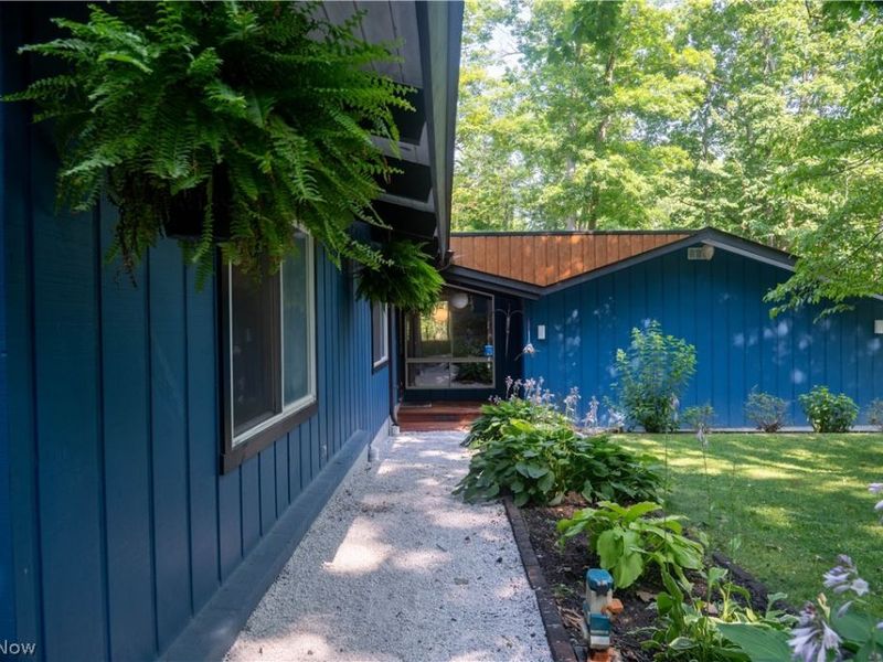 11629 Edgewood Road, Chardon, OH 44024 Photo 7