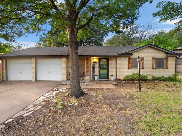 305 NE Todd Street, Burleson, TX 76028