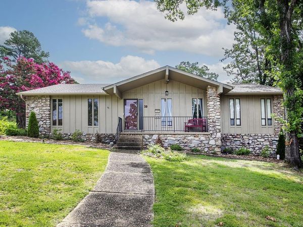 29 Coachlight Drive, Little Rock, AR 72227