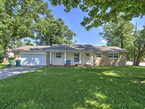 1130 S Wildwood Drive , Mt. Zion, IL 62549