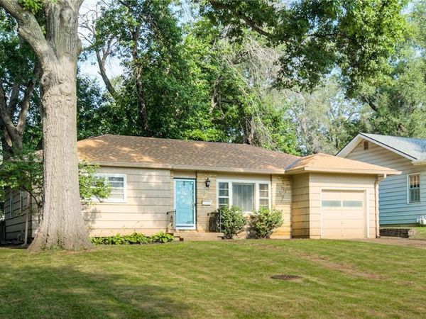 8348 Locust Street, Kansas City, MO 64131