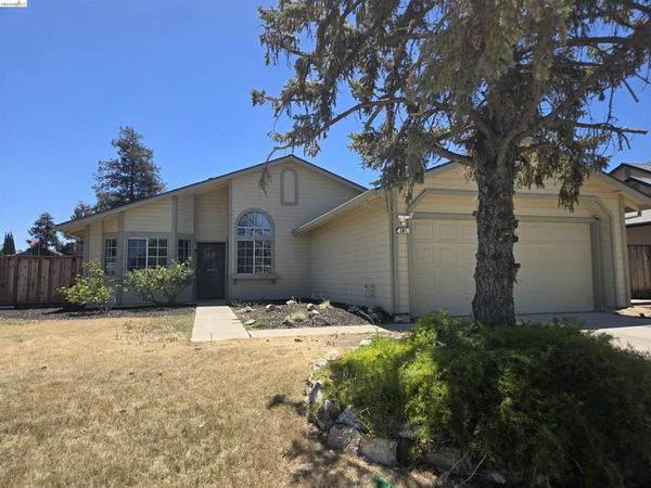 301 Maude Ct, Oakley, CA 94561