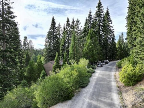 33826 Upper Leland Rd, Pinecrest, CA 95364