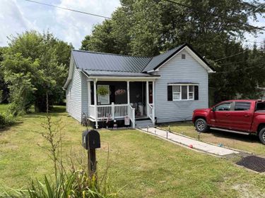 121 Hoff Street, Belington, WV 26250