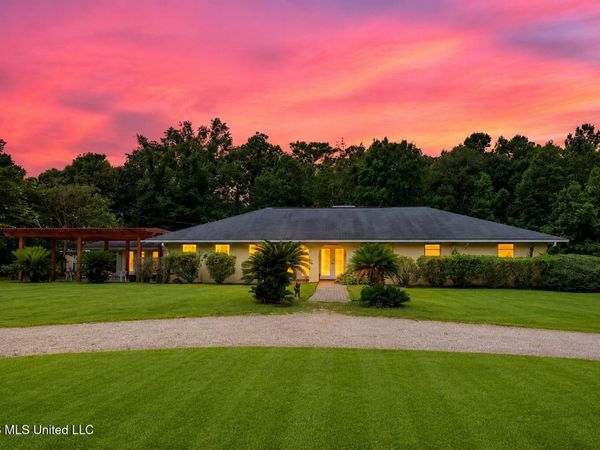 13239 Old Woolmarket Road, Biloxi, MS 39532