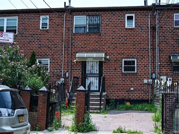 534 Warwick Street , Brooklyn, NY 11207