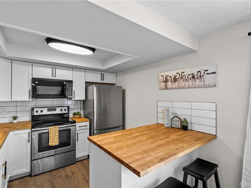 2717 N Kings Arms Circle, Centerville, OH 45440 Photo 12