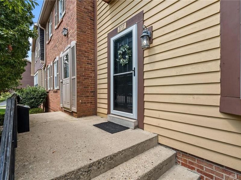 2717 N Kings Arms Circle, Centerville, OH 45440 Photo 2
