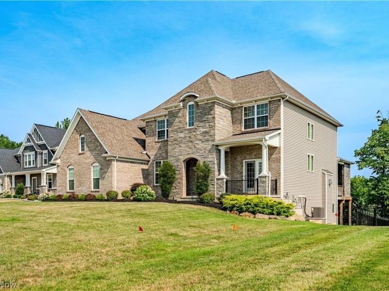 12560 Treeline Trail, North Royalton, OH 44133 Photo 4