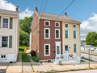 203 WALNUT STREET, SPRING CITY, PA 19475