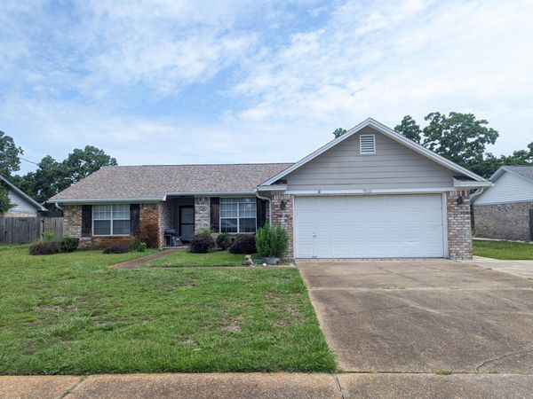9516 Brentwood Boulevard, Navarre, FL 32566
