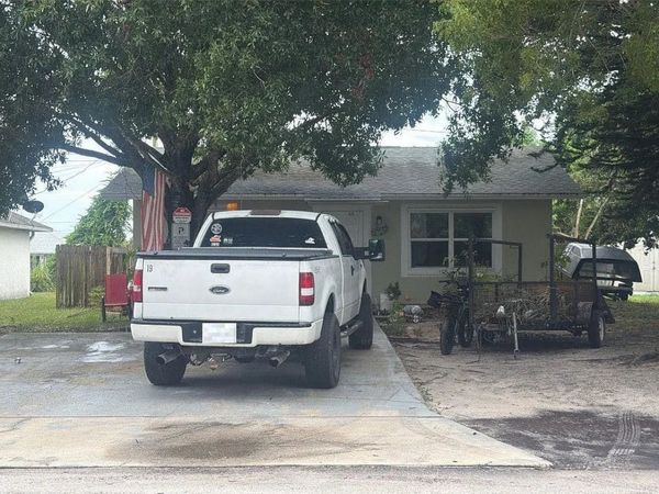 425 SW 13th Place , Other Florida, FL 32962
