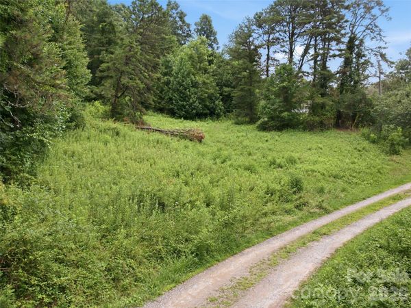 000 Wild Rose Lane , Canton, NC 28716