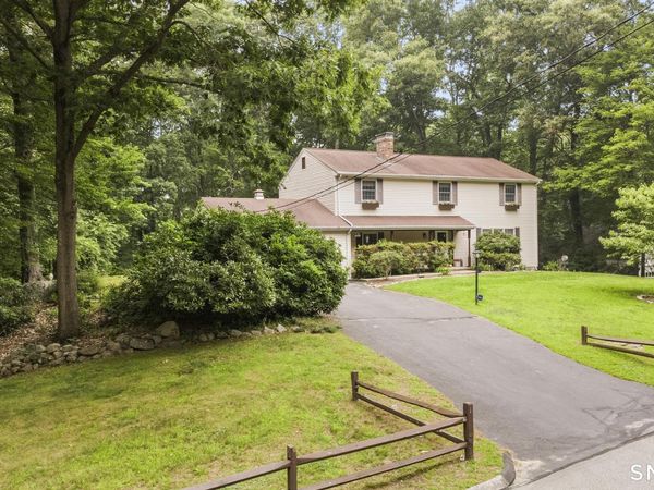 43 Robinhood, Ledyard, CT 06335
