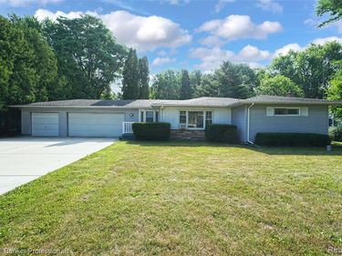 7194 N Center Road, Genesee Twp, MI 48458