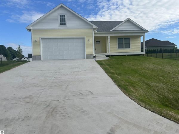 4499 LaMarche Circle, Traverse City, MI 49685