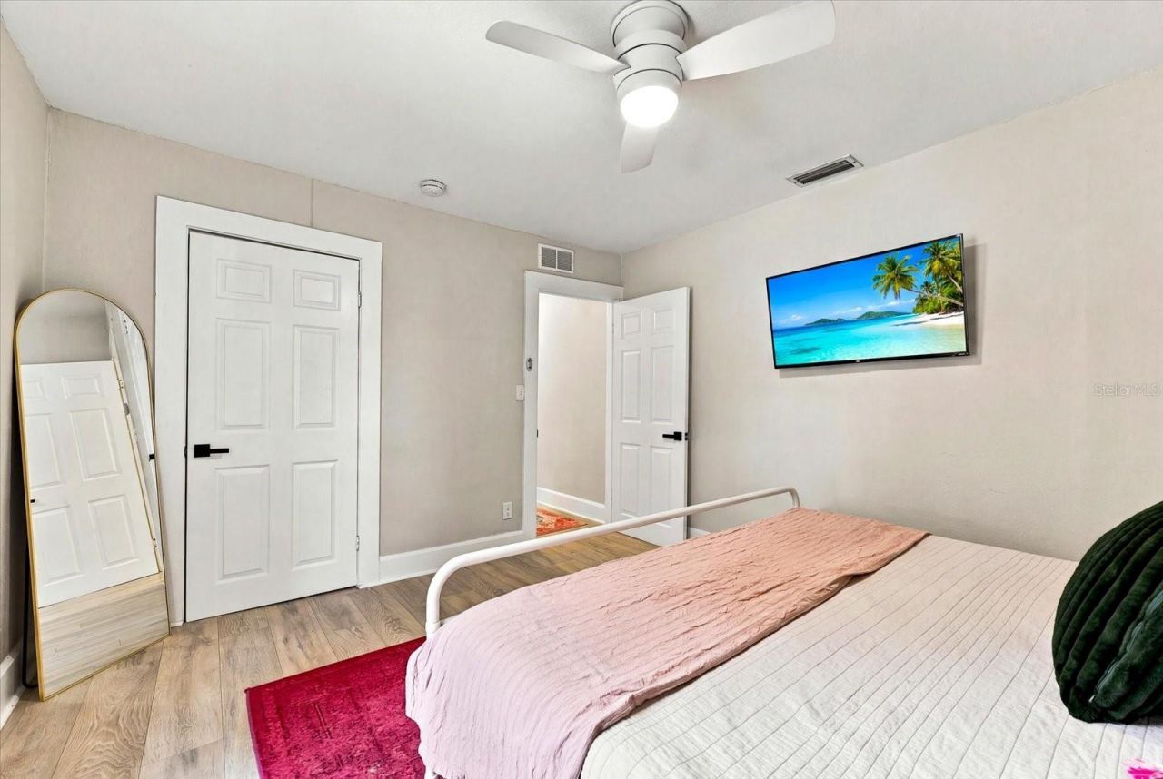 1161 Newton Avenue S, Saint Petersburg, FL 33705 Photo