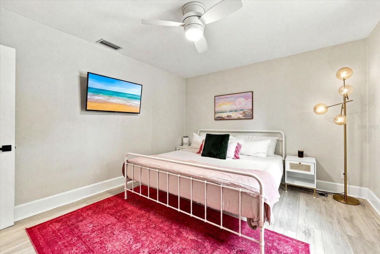 1161 Newton Avenue S, Saint Petersburg, FL 33705 Photo