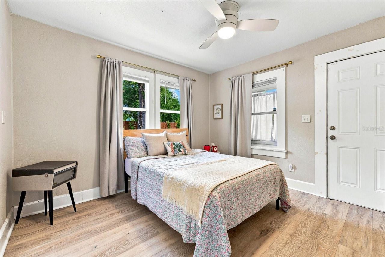 1161 Newton Avenue S, Saint Petersburg, FL 33705 Photo