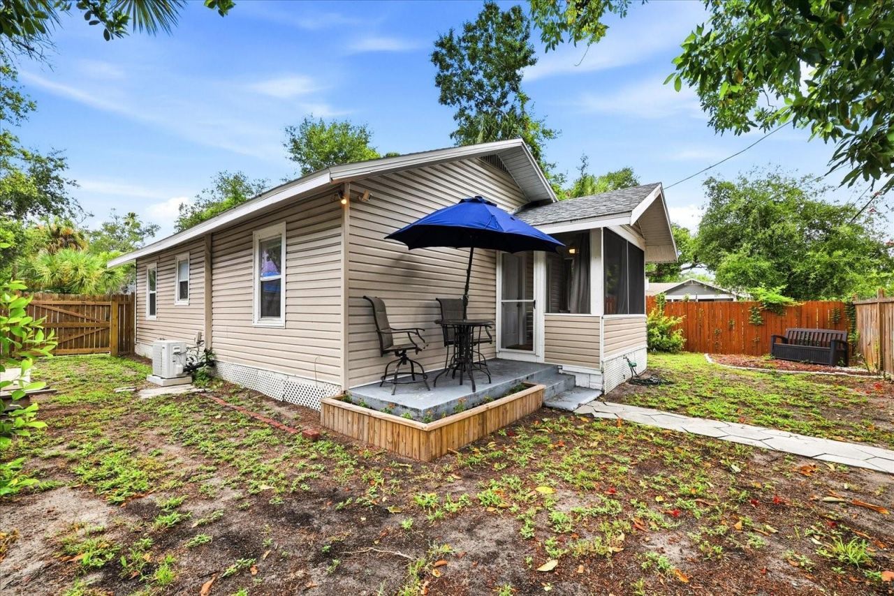 1161 Newton Avenue S, Saint Petersburg, FL 33705 Photo