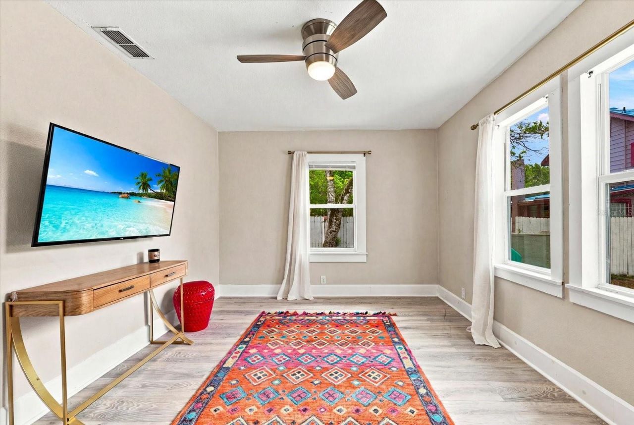1161 Newton Avenue S, Saint Petersburg, FL 33705 Photo