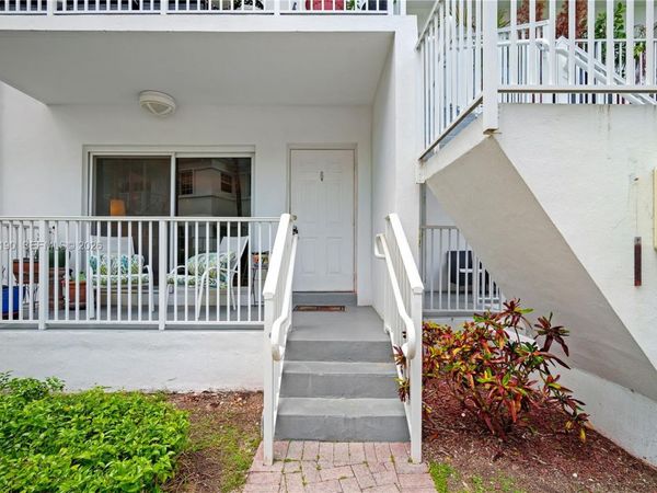 1160 103rd St, Unit 6, Bay Harbor Islands, FL 33154