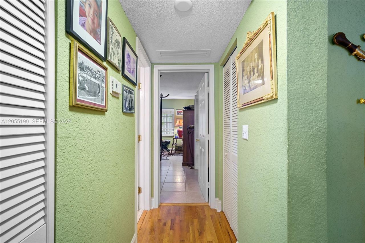 1160 103rd St, Unit 6, Bay Harbor Islands, FL 33154 Photo
