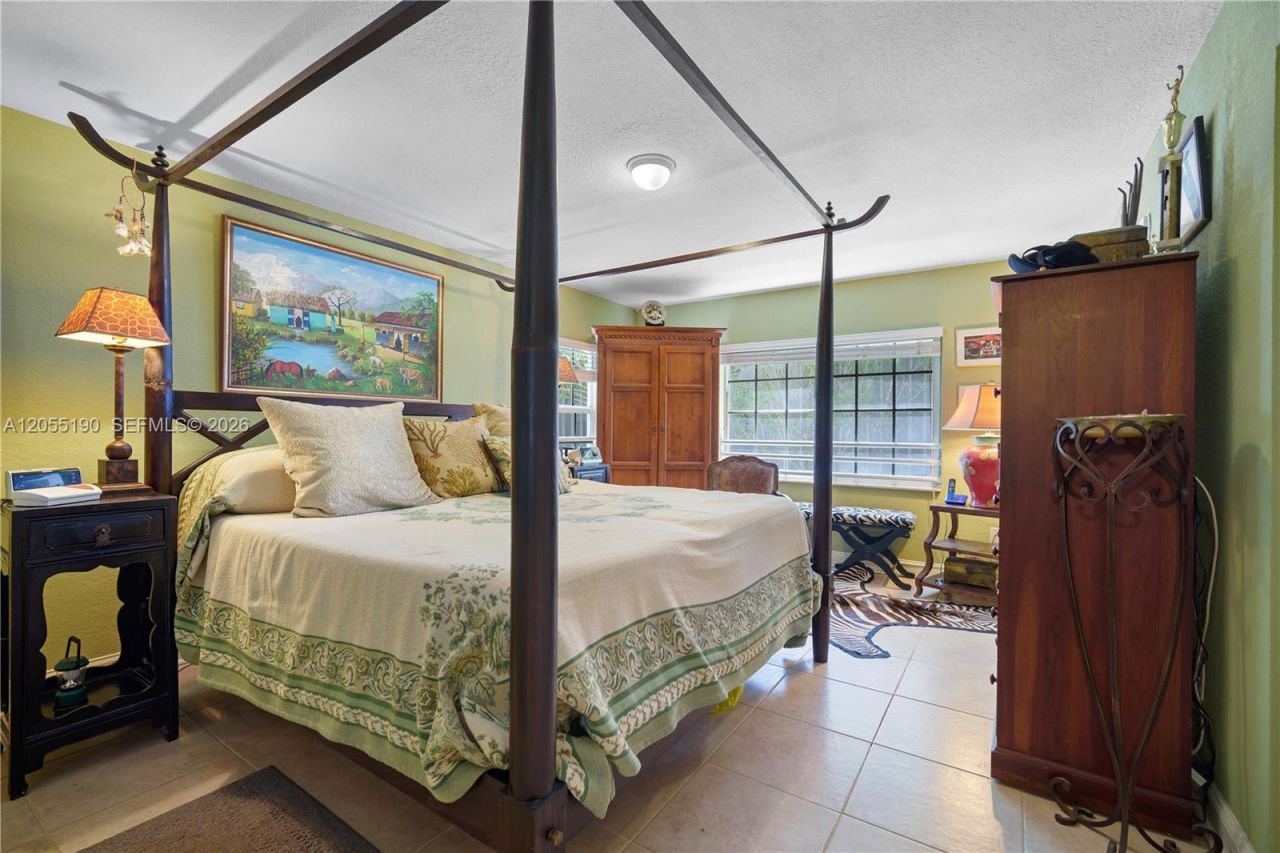 1160 103rd St, Unit 6, Bay Harbor Islands, FL 33154 Photo