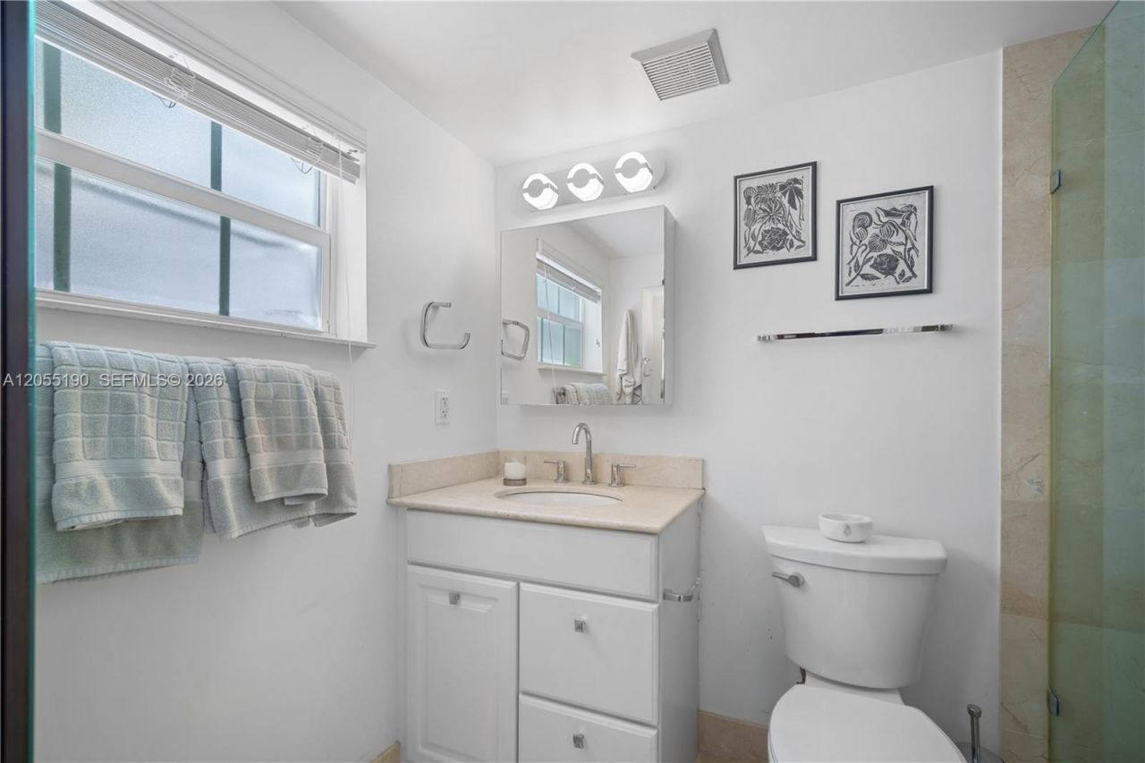 1160 103rd St, Unit 6, Bay Harbor Islands, FL 33154 Photo