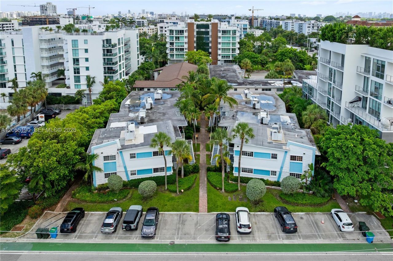 1160 103rd St, Unit 6, Bay Harbor Islands, FL 33154 Photo