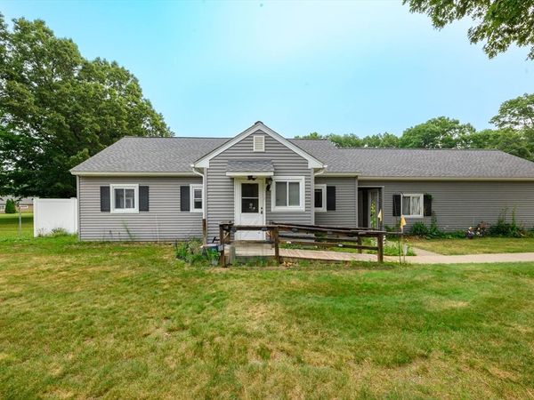 54 Meadowlark Ln, Unit 54, Chicopee, MA 01022