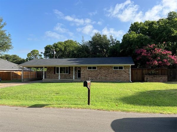 607 Cain Street, Lake Dallas, TX 75065