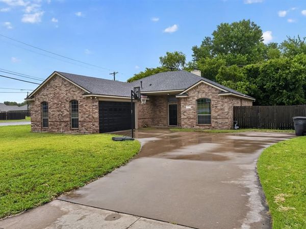 1301 Hyde Park Boulevard, Cleburne, TX 76033