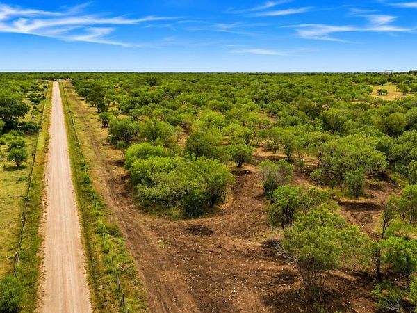 TBD CR 171 , Nixon, TX 78140