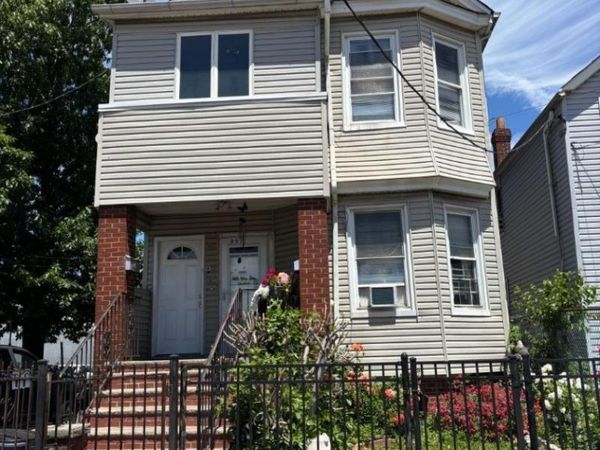 957 Olive St, Elizabeth, NJ 07201