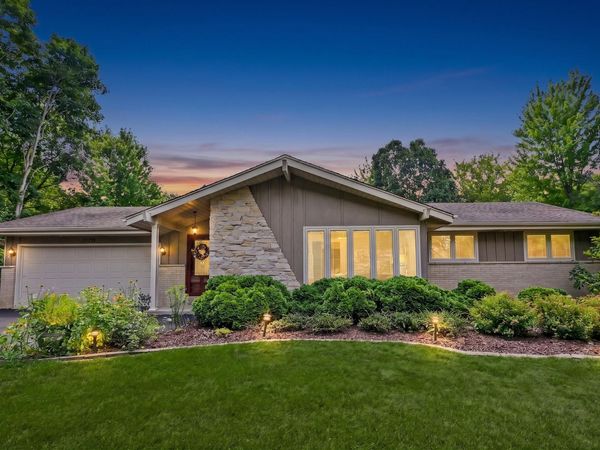 21775 Gaywood Dr, Brookfield, WI 53045