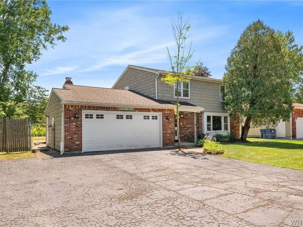 137 Christine Drive , Buffalo, NY 14228