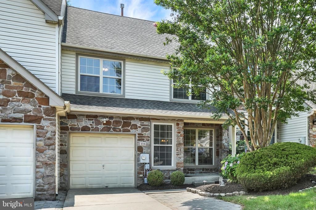 104 SUFFIELD COURT, CHALFONT, PA 18914