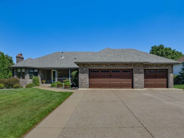 313 Wyndham Circle W, New Brighton, MN 55112