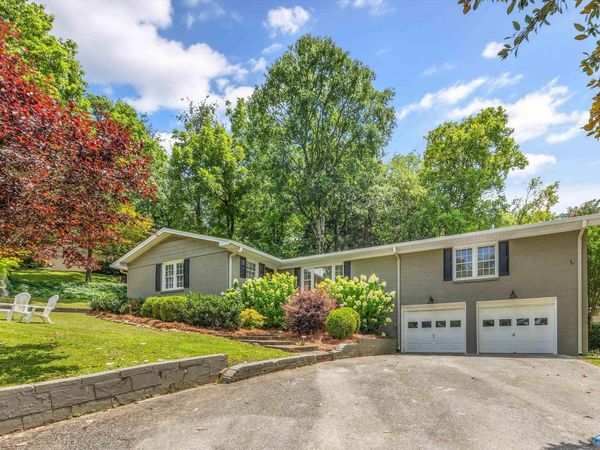 1600 Mountainbrook Drive SE, Huntsville, AL 35801