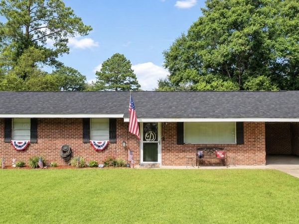 205 Barron St., Petal, MS 39465