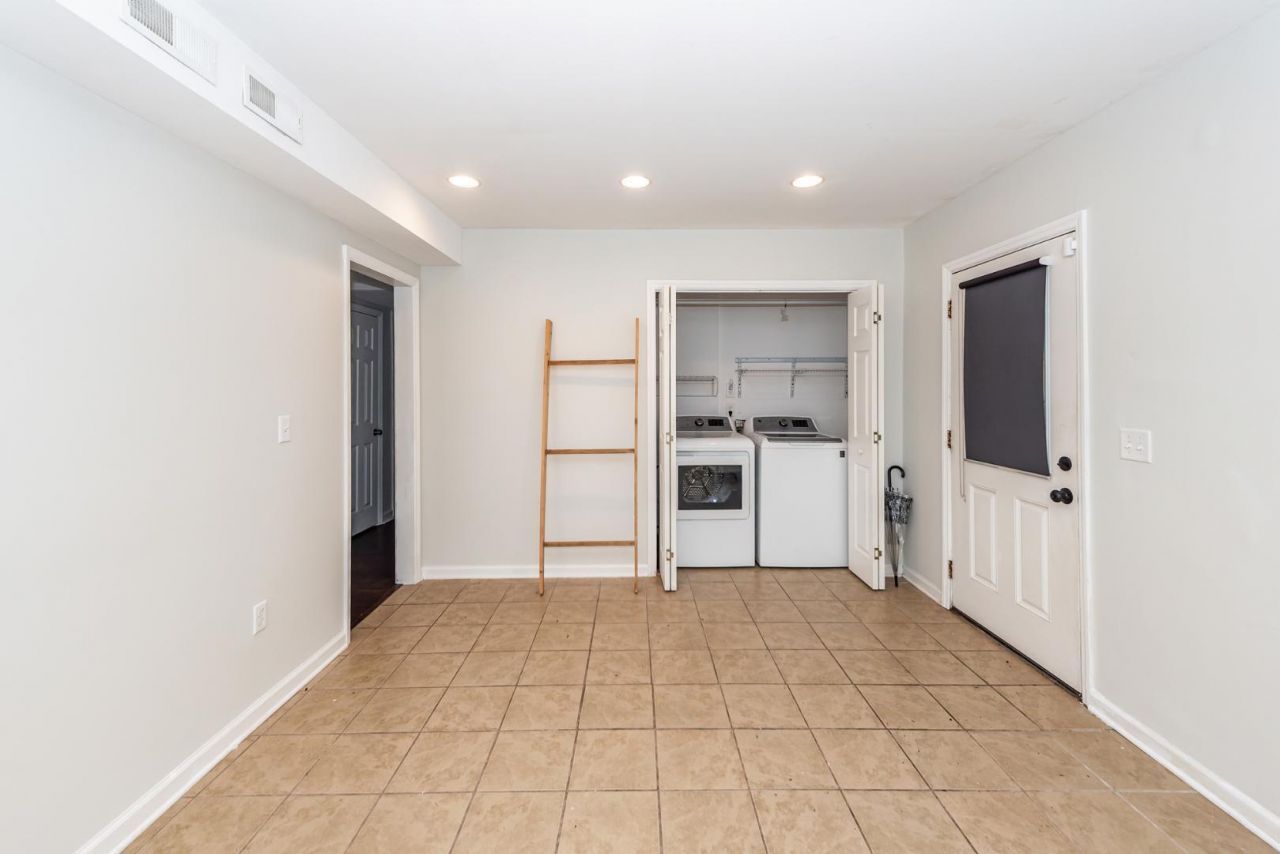113 Trescott Court Photo 21