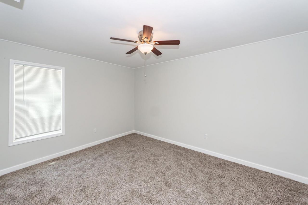 113 Trescott Court Photo 30