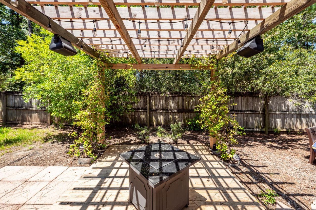 113 Trescott Court Photo 6