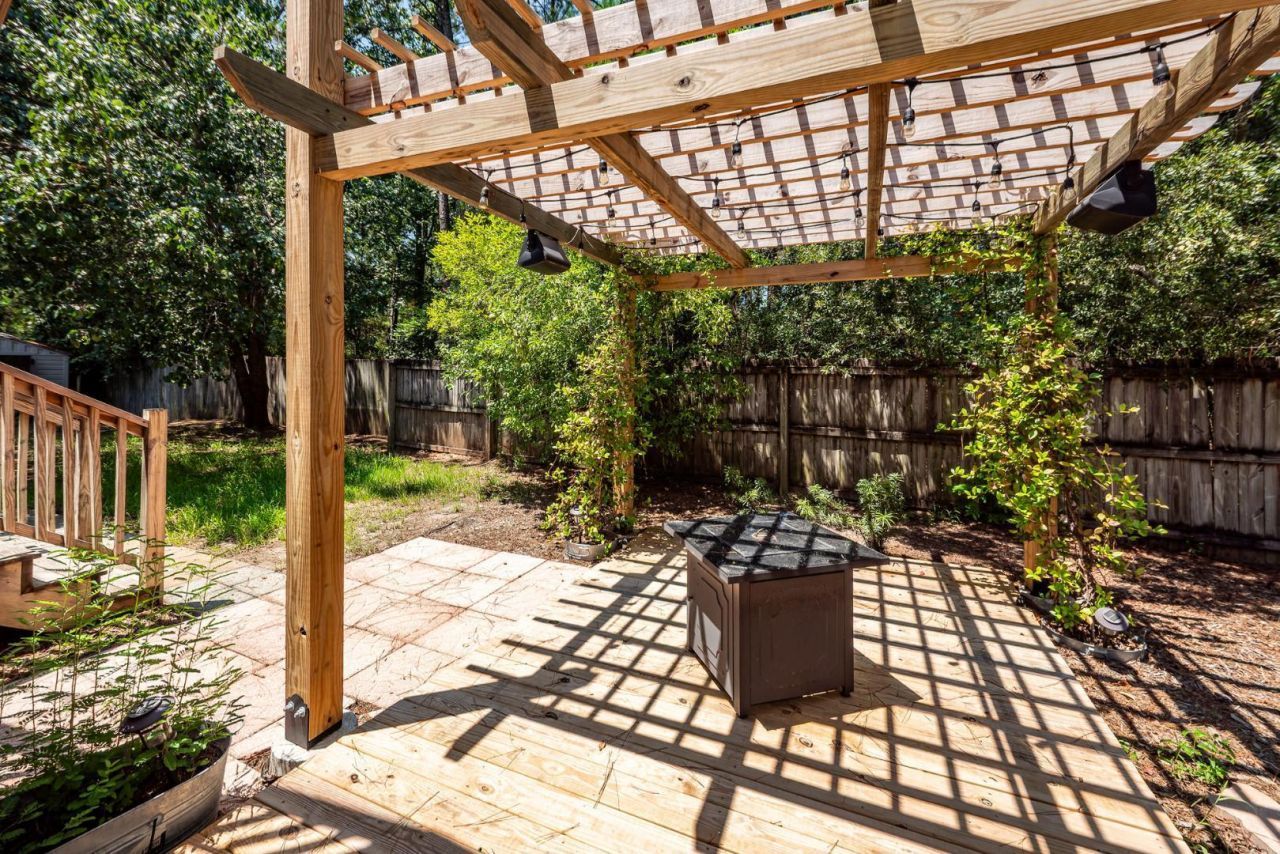 113 Trescott Court Photo 7