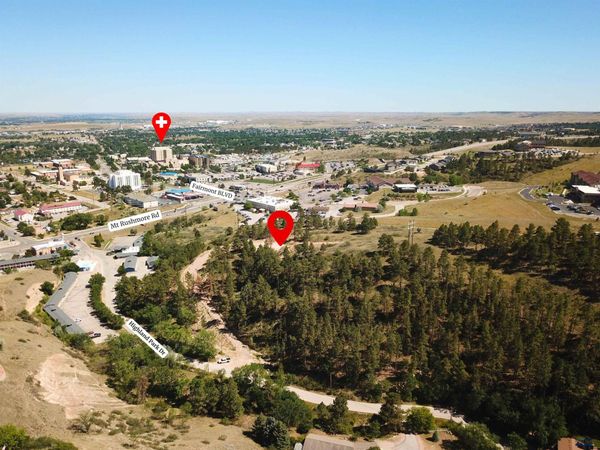 821 HIGHLAND PARK DR, Rapid City, SD 57701