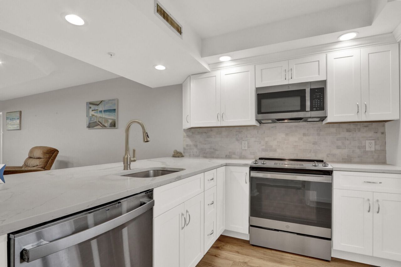 701 Seafarer Circle, Unit 105, Jupiter, FL 33477 Photo